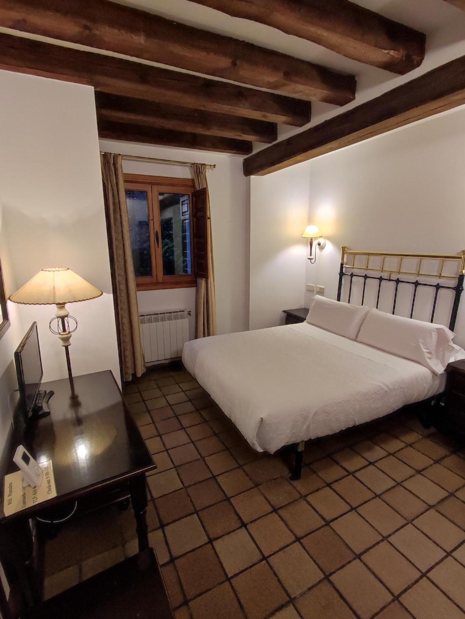 Hostal Posada La Panadera Sepúlveda Eksteriør bilde