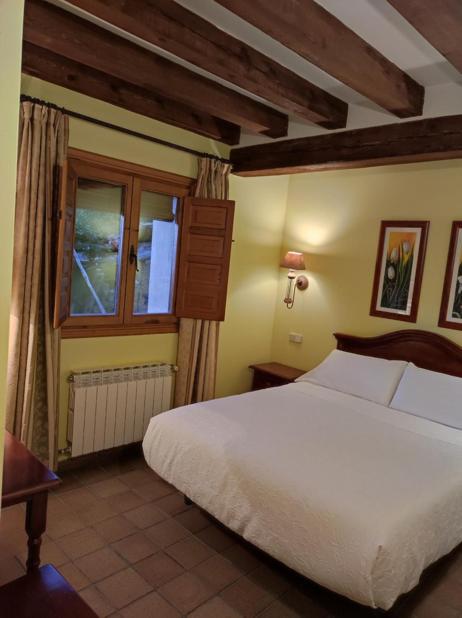 Hostal Posada La Panadera Sepúlveda Eksteriør bilde