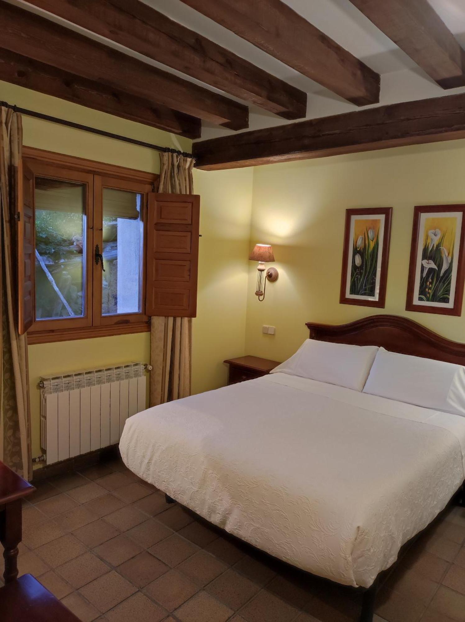 Hostal Posada La Panadera Sepúlveda Eksteriør bilde
